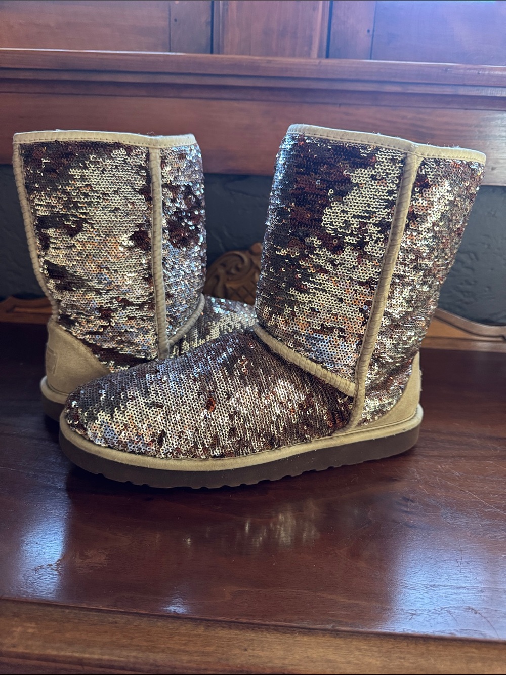 UGG Australia Classic Short Sequin Boots Women Size 9